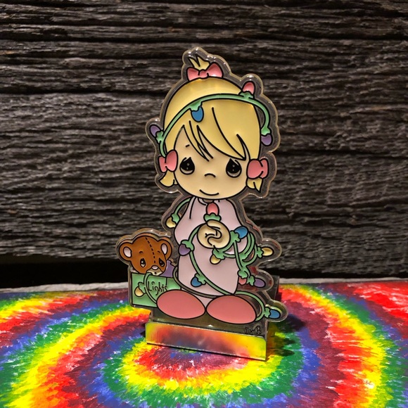 1995 Precious Moments Christmas t-light holder Xmas lights Pastel big eyes sad🩵 - Picture 3 of 12